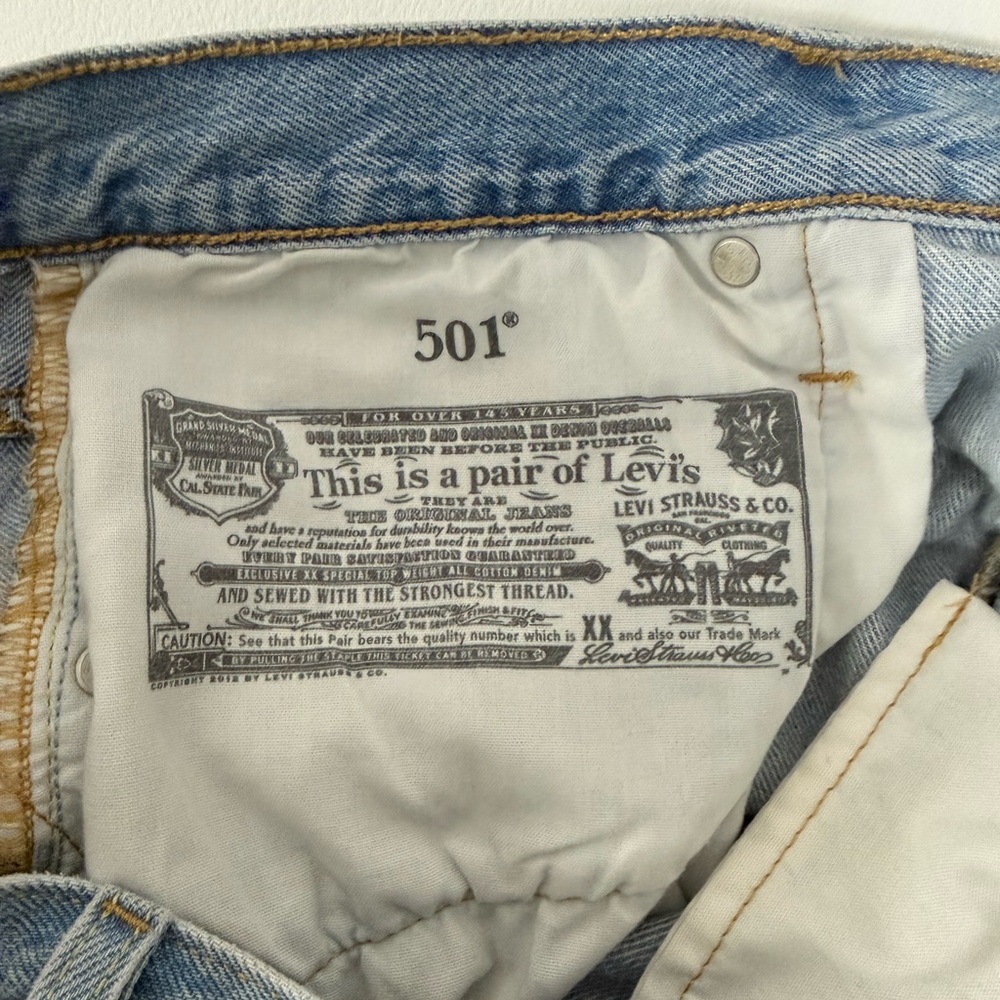 Levi's Light Blue Cutoff Denim Shorts - Picture 6 of 6